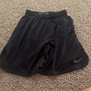 Mens Black Nike Dry fit mesh shorts size small (Good Condition)